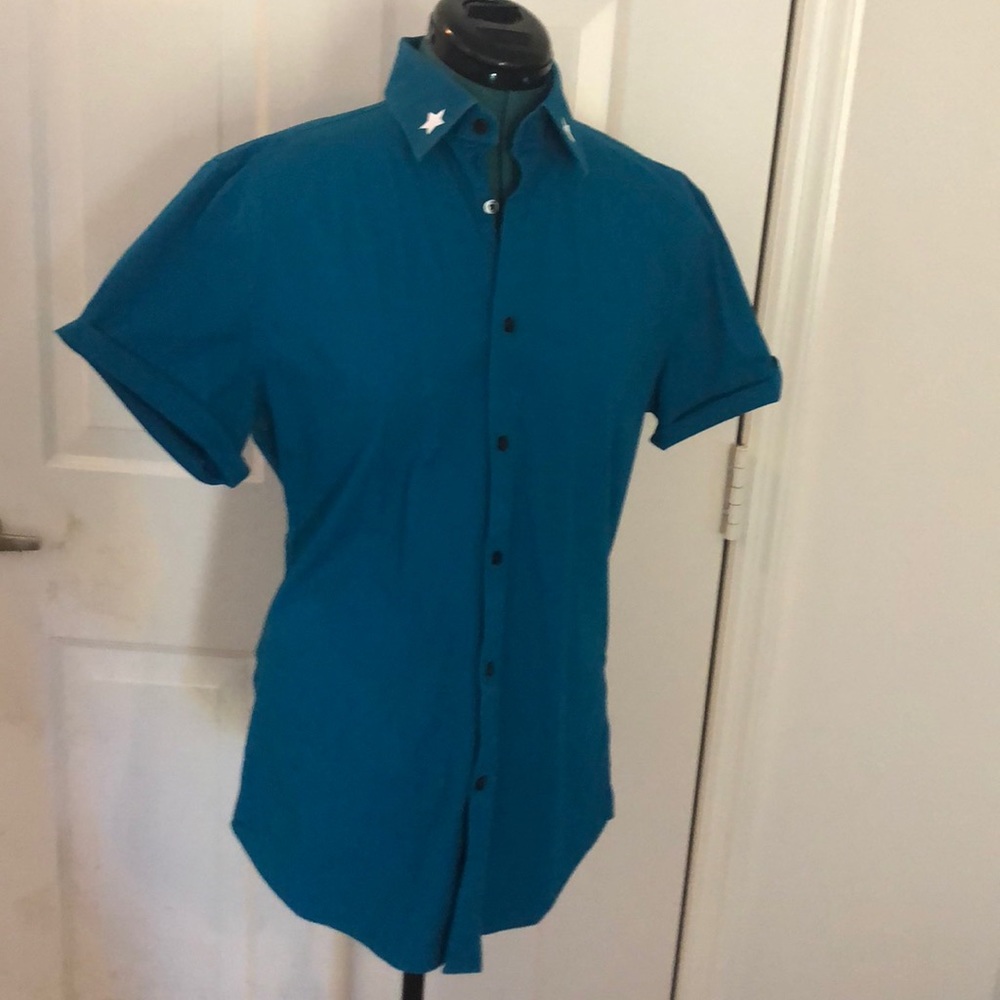 Graphic Button up